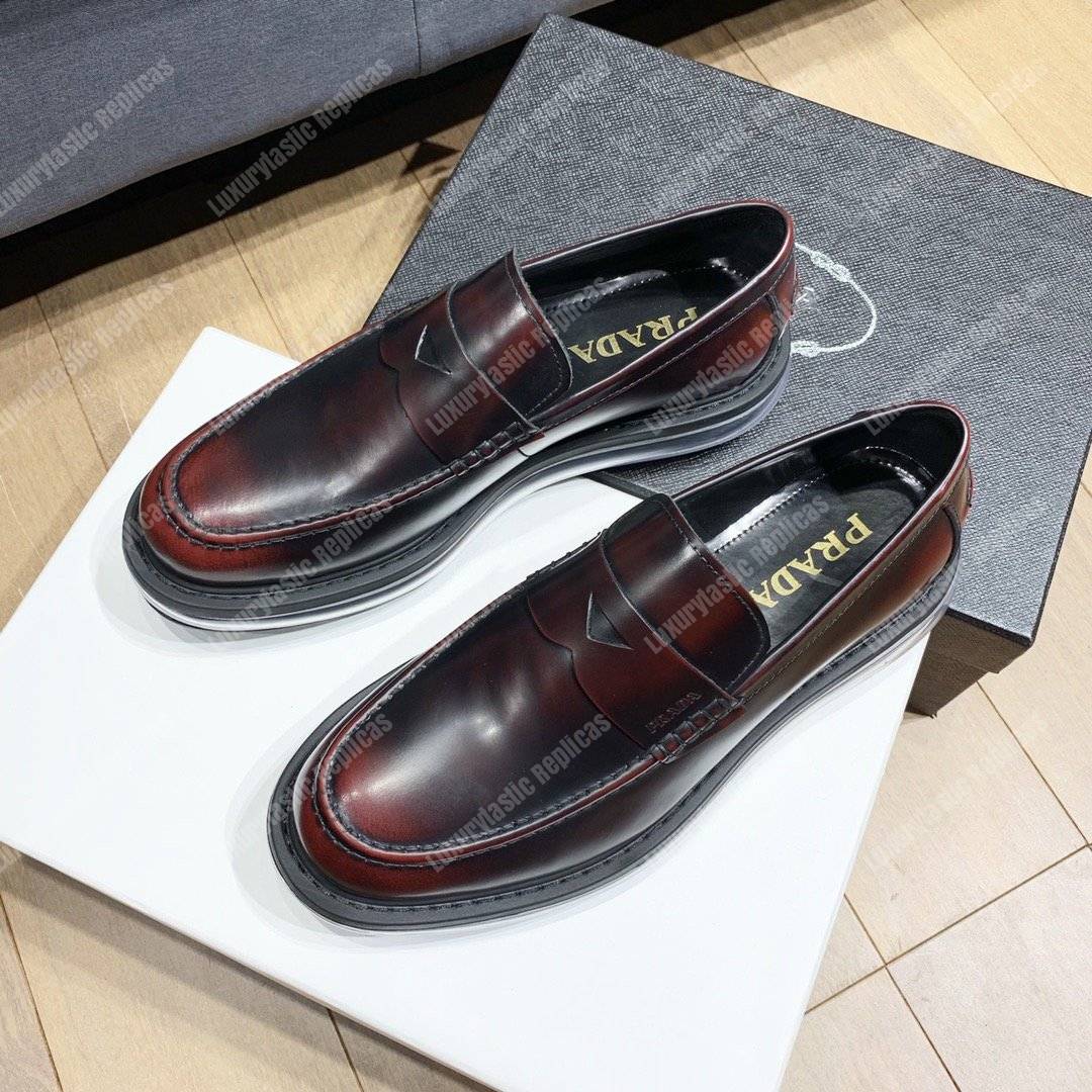 Pra*a leather loafer brown
