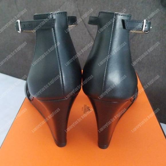 H**mes legend sandal black