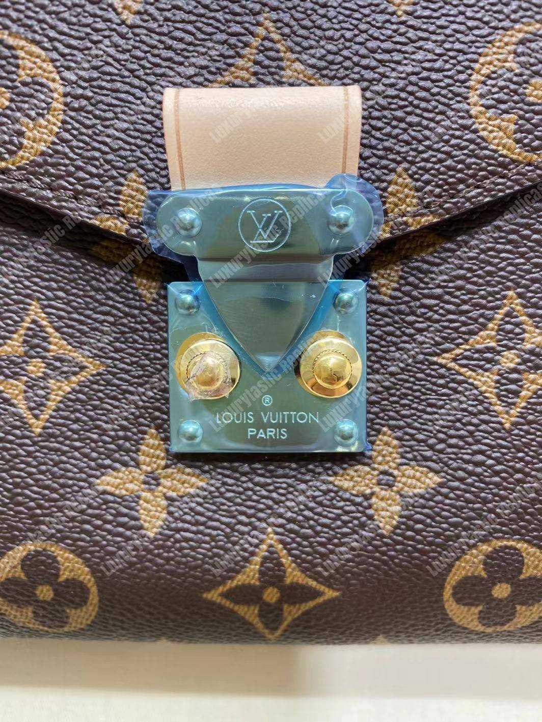 LV Pochette Metis Monogram