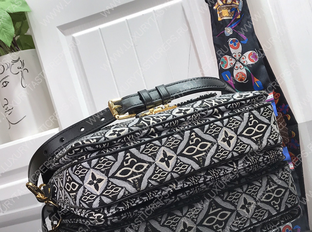 l**is V*t*n lv pochette mÉtis​ grey m57272
