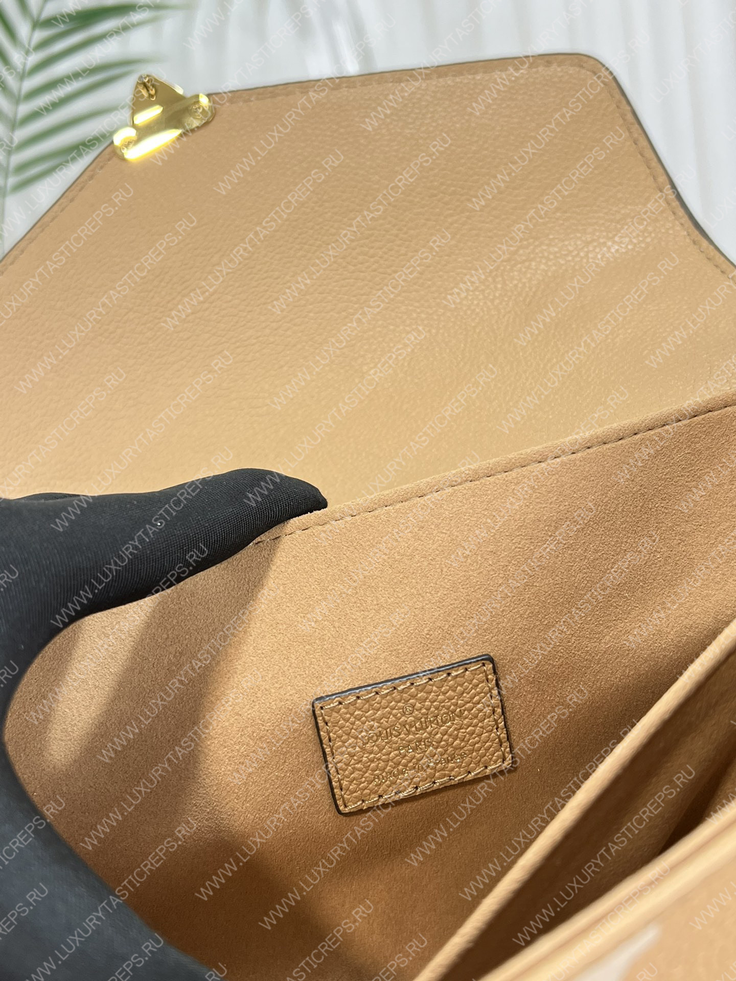 l**is V*t*n lv pochette mÉtis​ beige/cream m45809