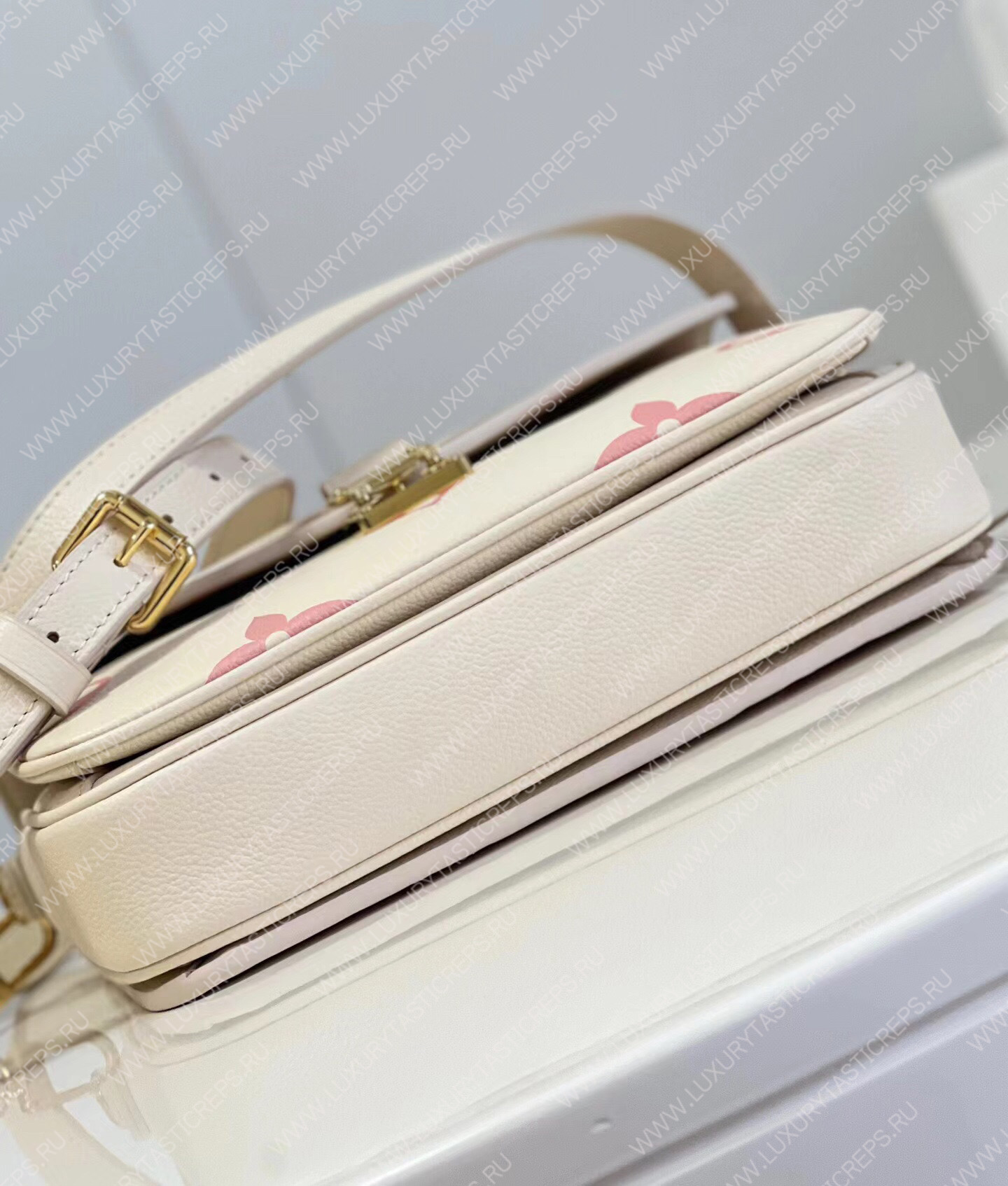 l**is V*t*n lv pochette mÉtis​ cream/pink m45809