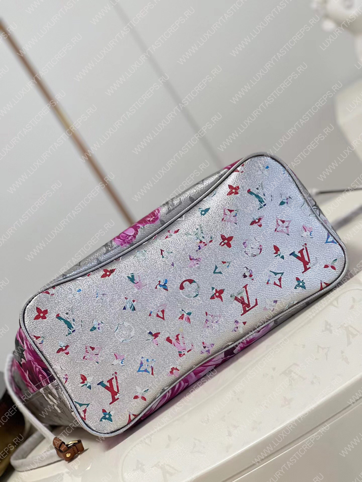 l**is V*t*n neverfull mm silver m21352
