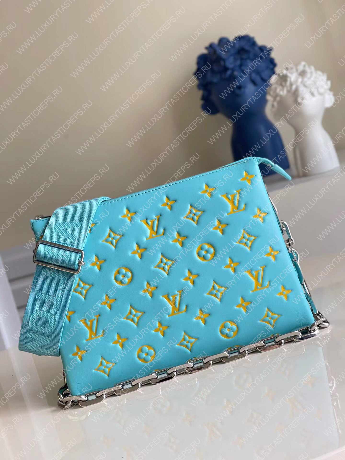 l**is V*t*n coussin pm turquise m57793