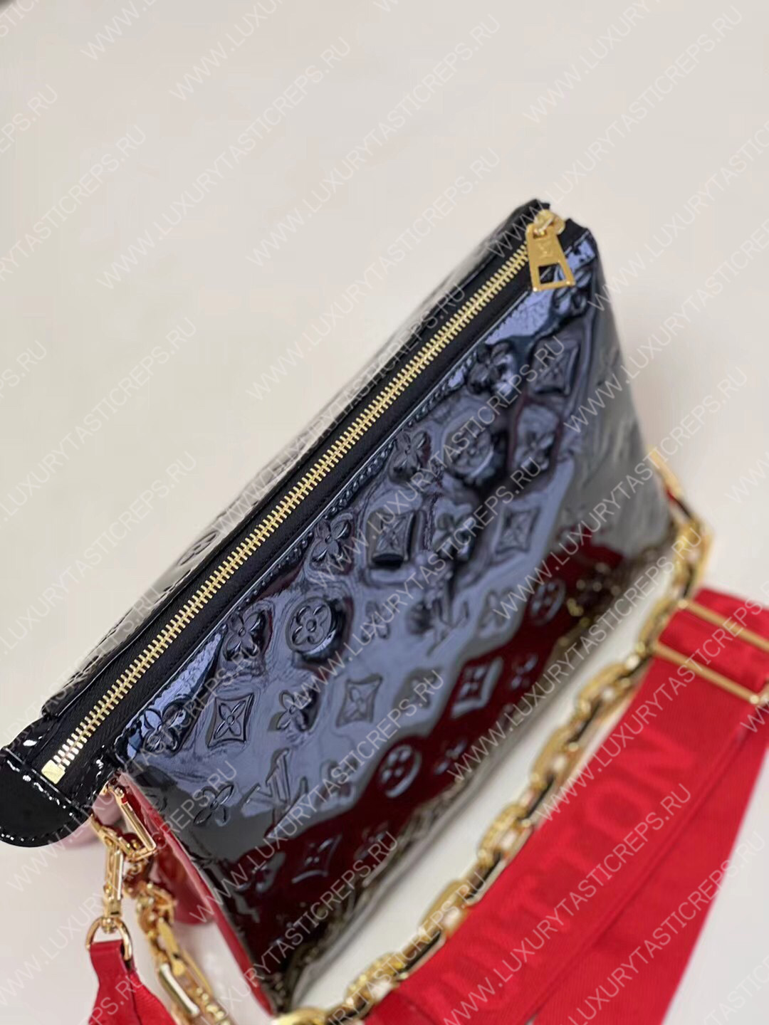 l**is V*t*n coussin pm black m57793