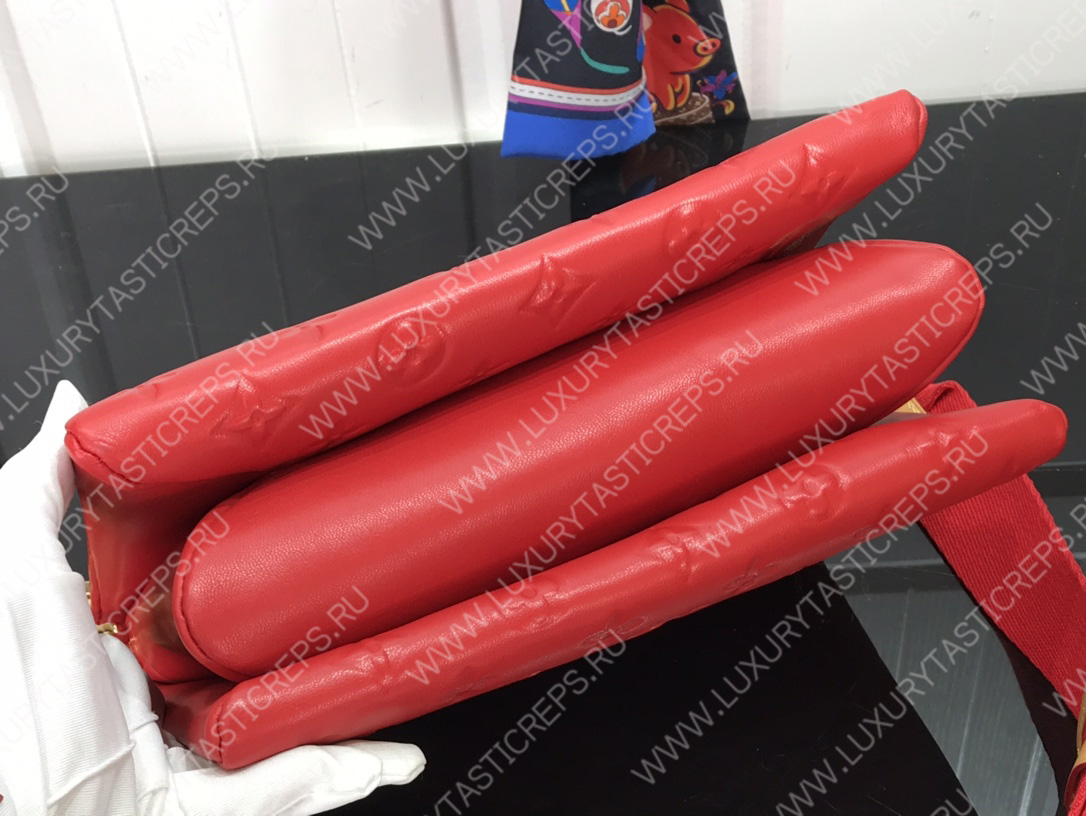 l**is V*t*n coussin pm red m57793