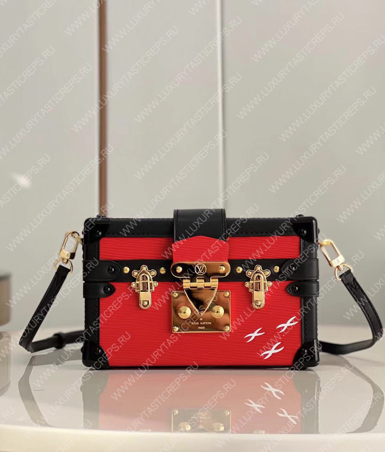l**is V*t*n petite malle red m59179