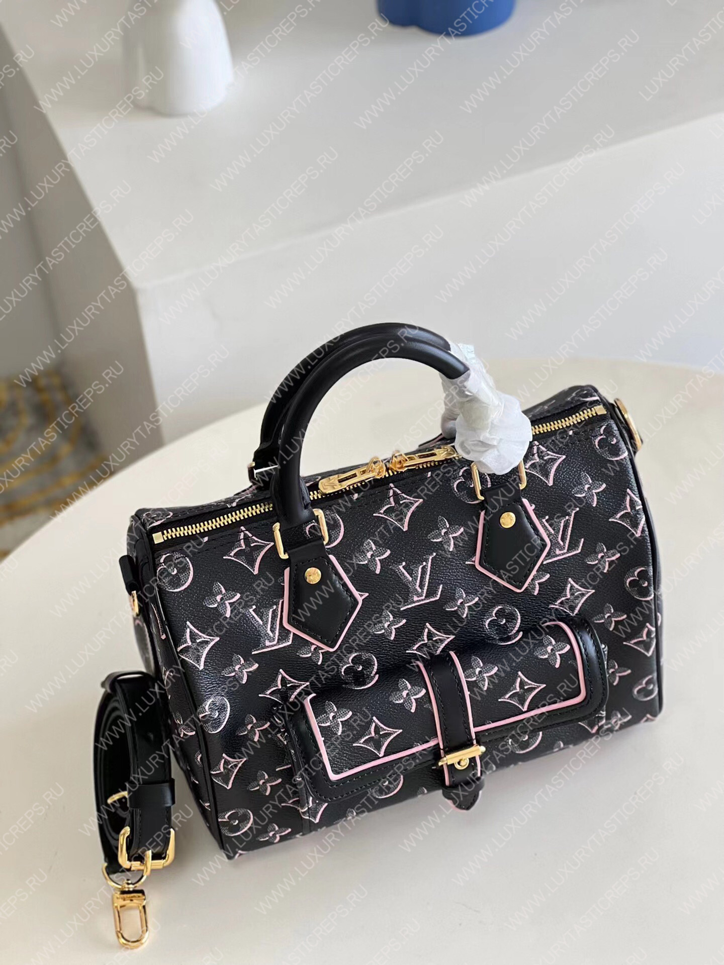 l**is V*t*n speedy bandouliÈre 25 black m20852