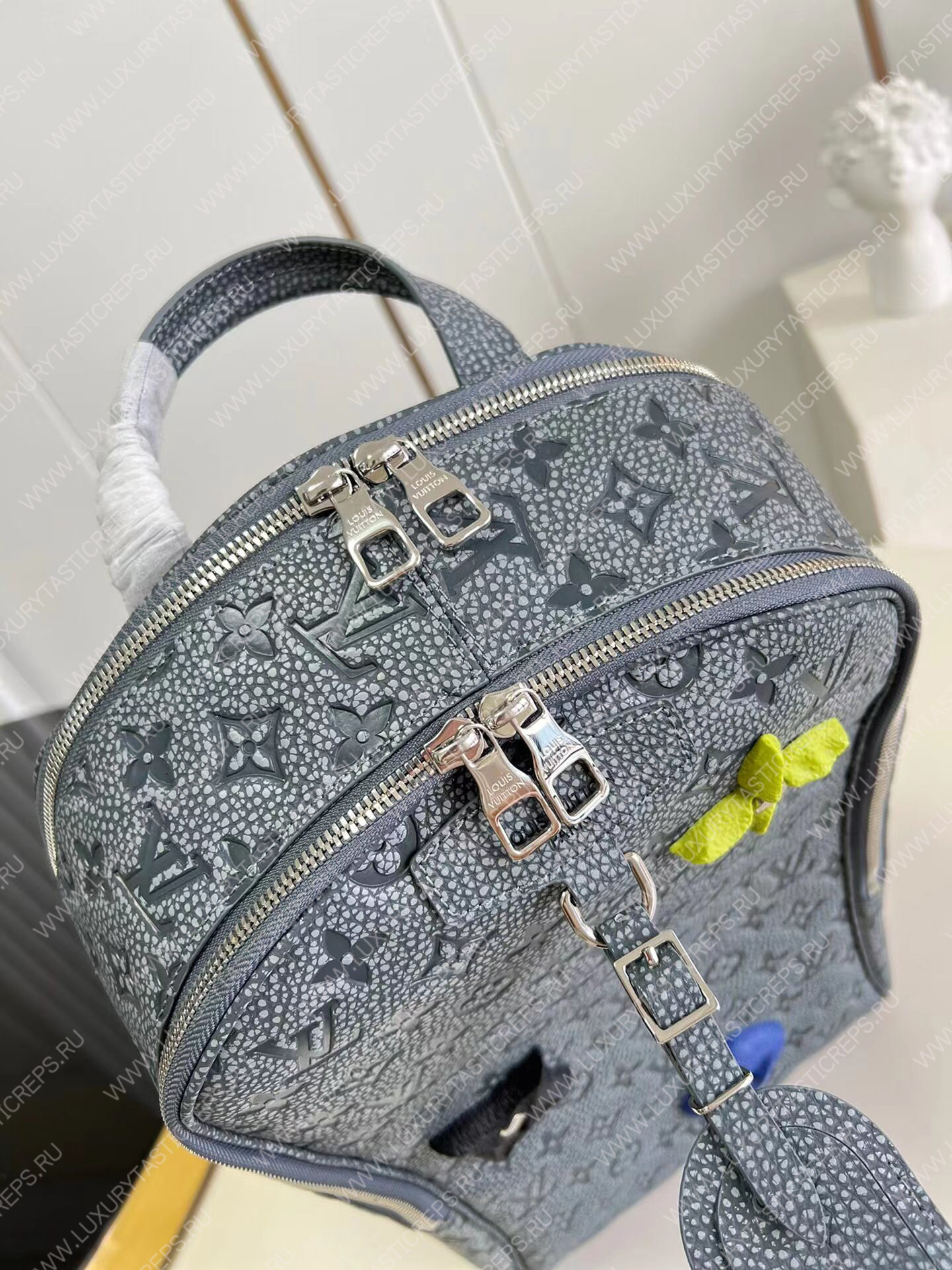 l**is V*t*n ellipse backpack granite m20877