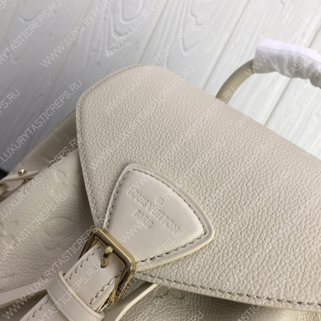 l**is V*t*n montsouris backpack white m45410