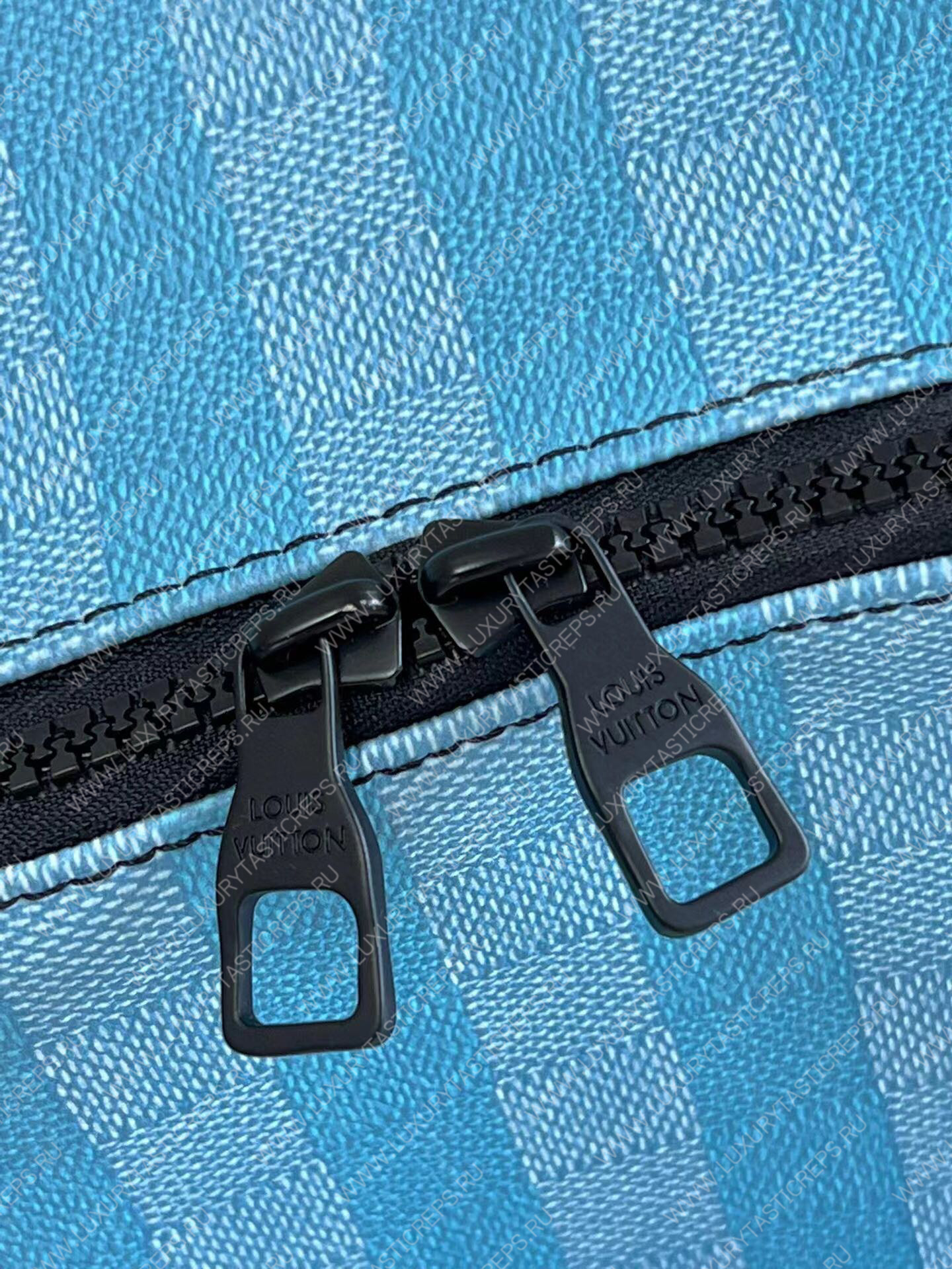 l**is V*t*n discovery backpack gradient blue m59913