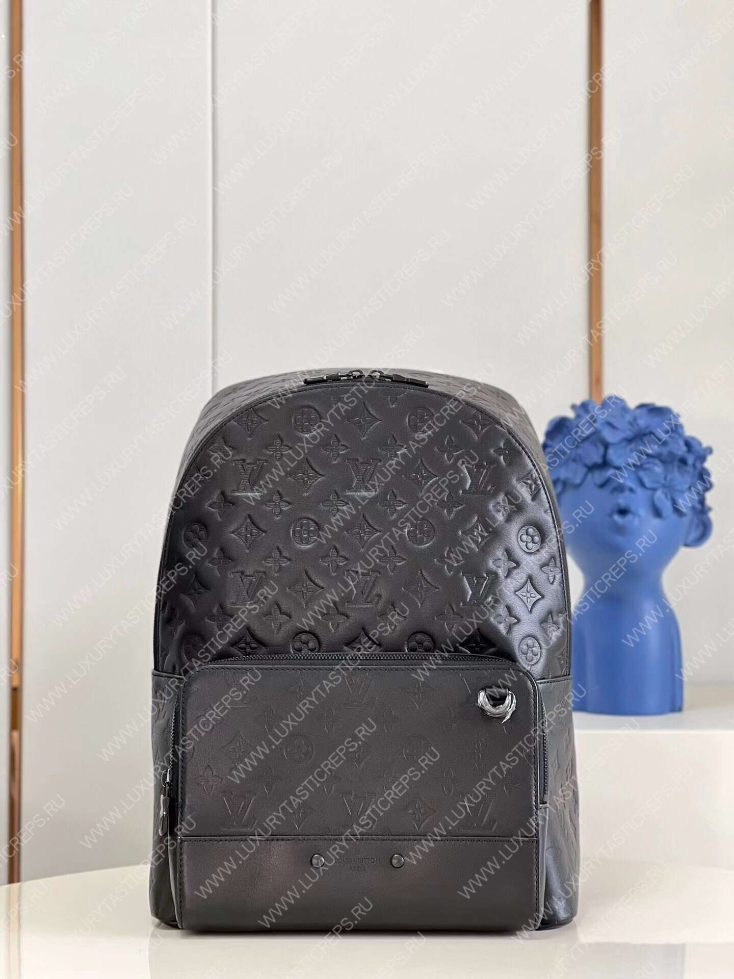 l**is V*t*n racer backpack black m46109