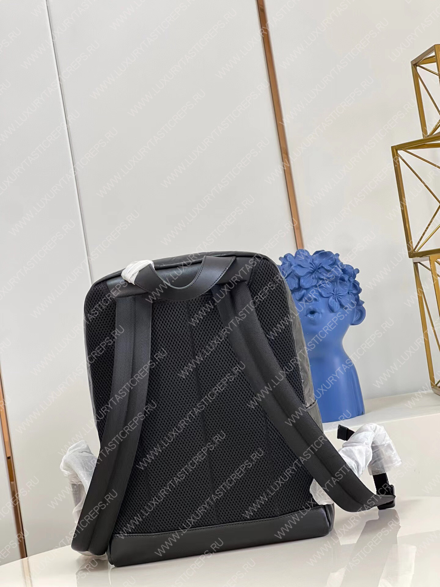 l**is V*t*n racer backpack black m46109