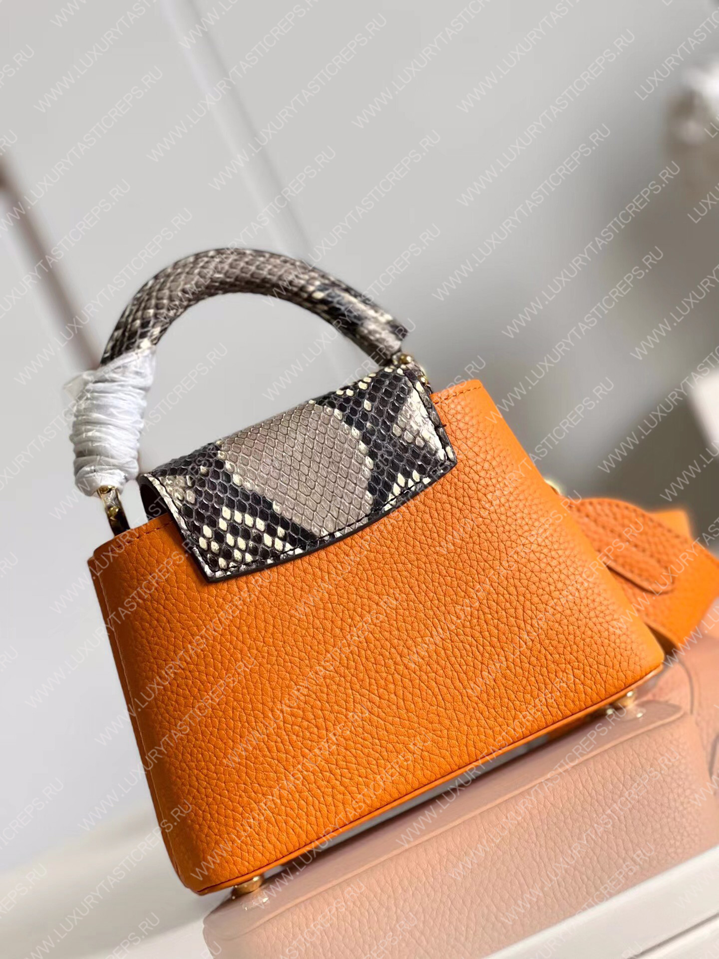 l**is V*t*n capucines mini topaze imperiale orange n81210  style: n81210