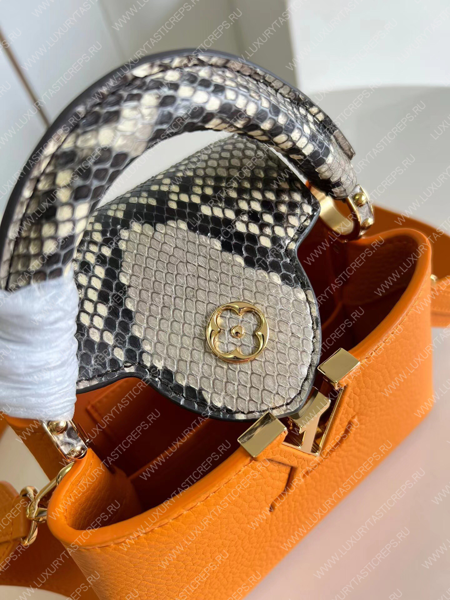l**is V*t*n capucines mini topaze imperiale orange n81210  style: n81210