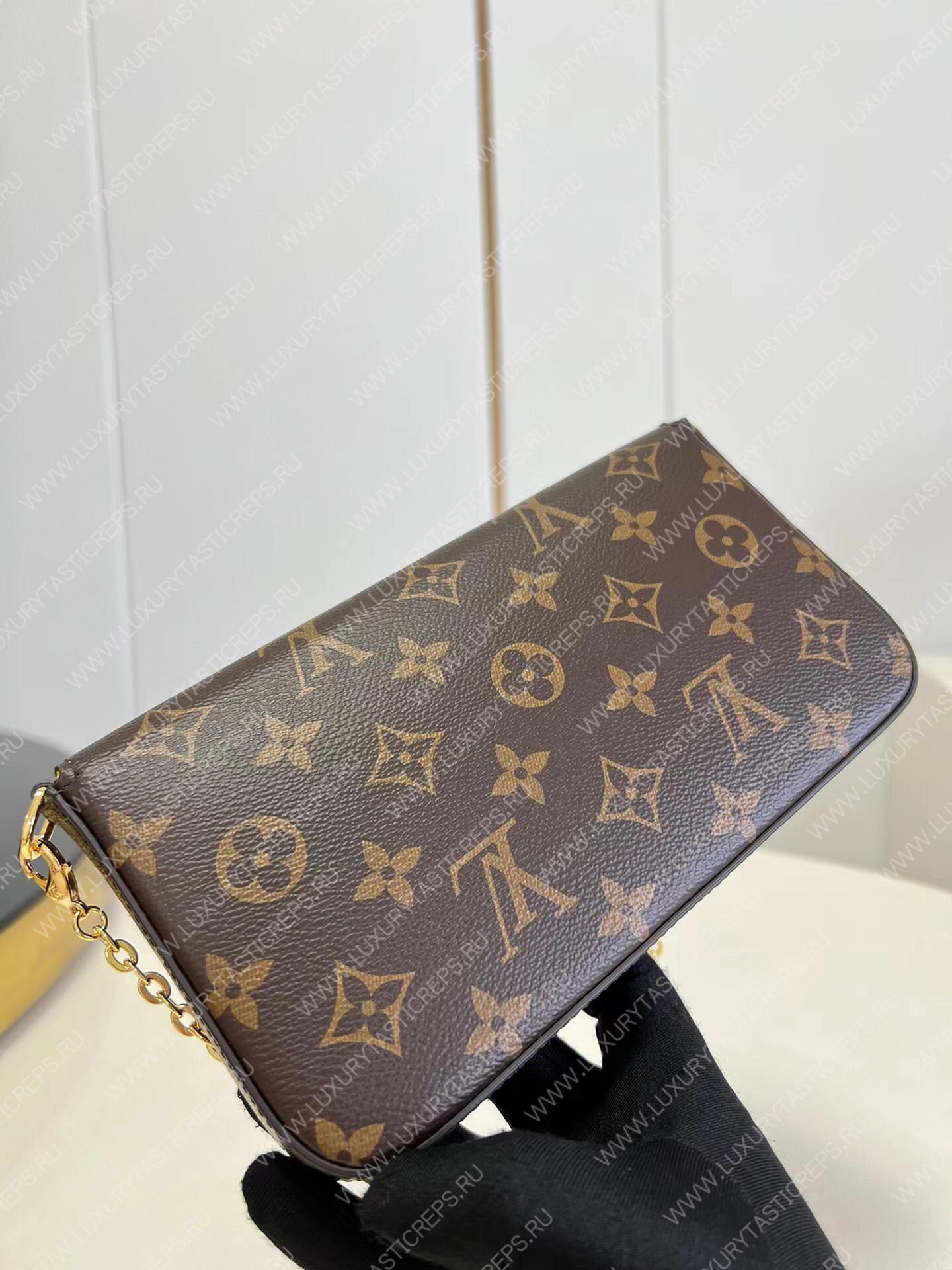 l**is V*t*n fÉlicie pochette yellow m81762