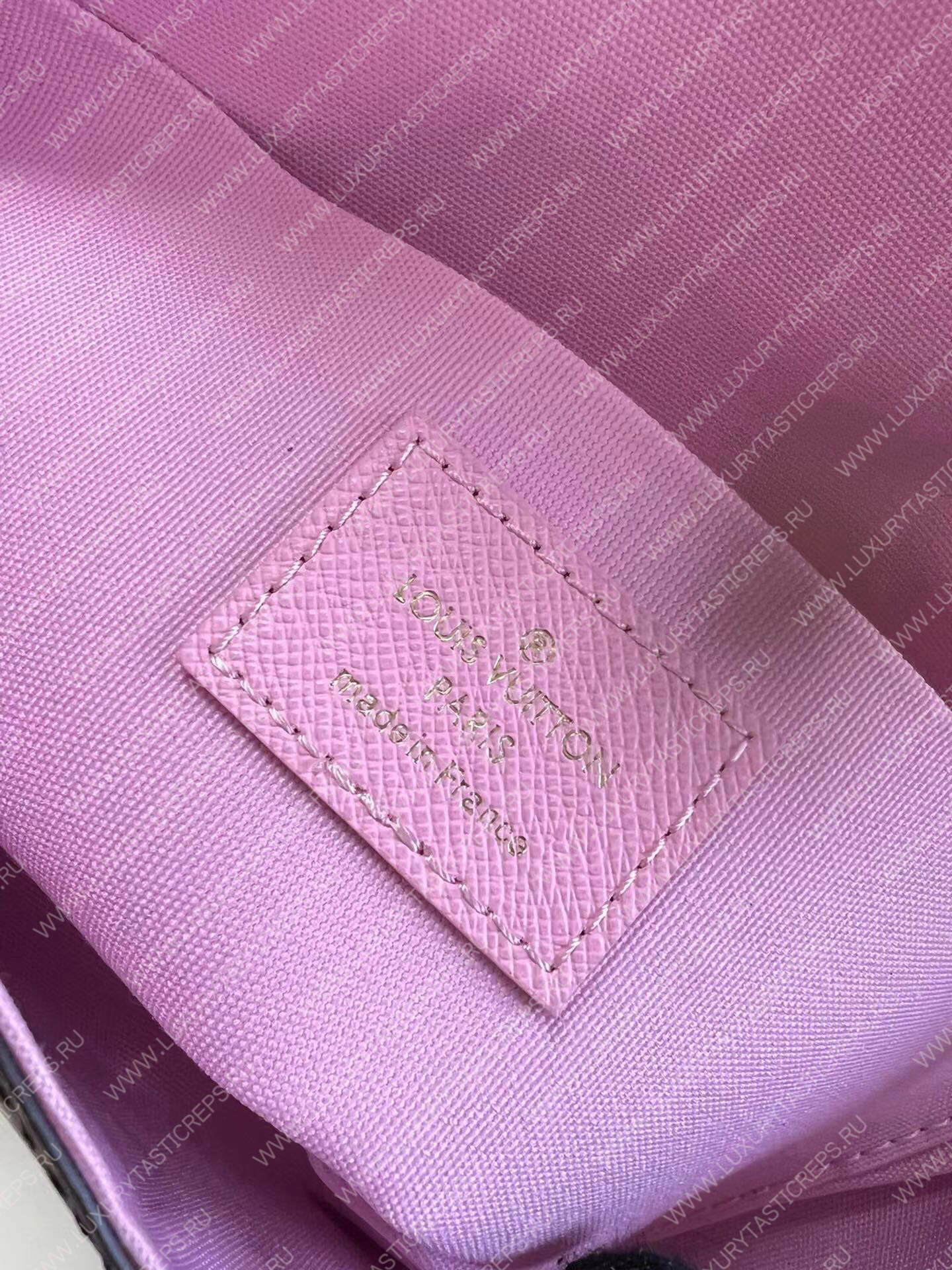 l**is V*t*n fÉlicie pochette cerise red m81545