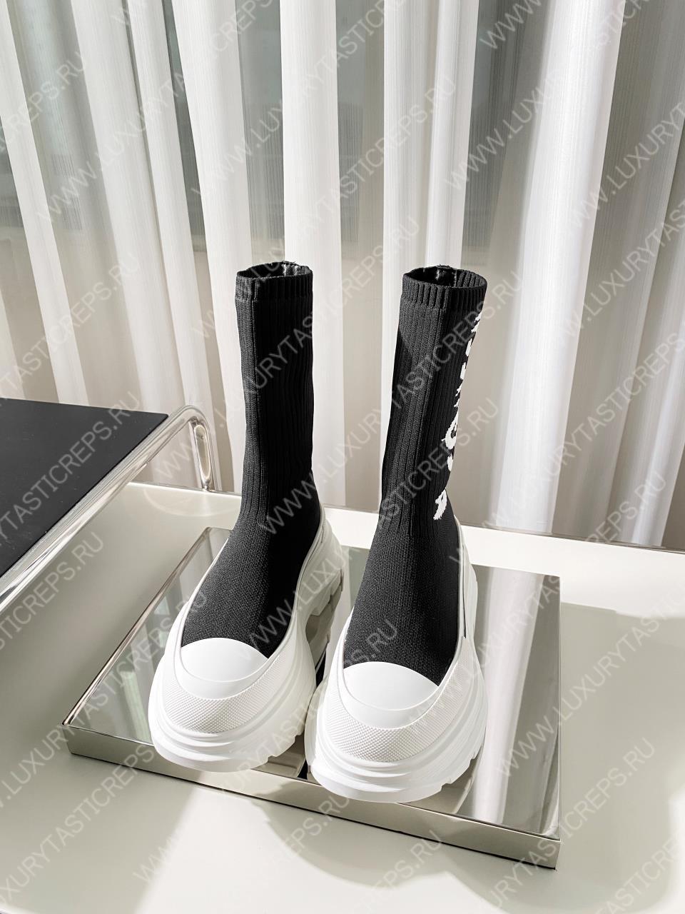 ALEXANDER MCQUEEN GRAFFITI KNIT TREAD SLICK BOOT BLACK AMD WHITE 705671W4TV19787