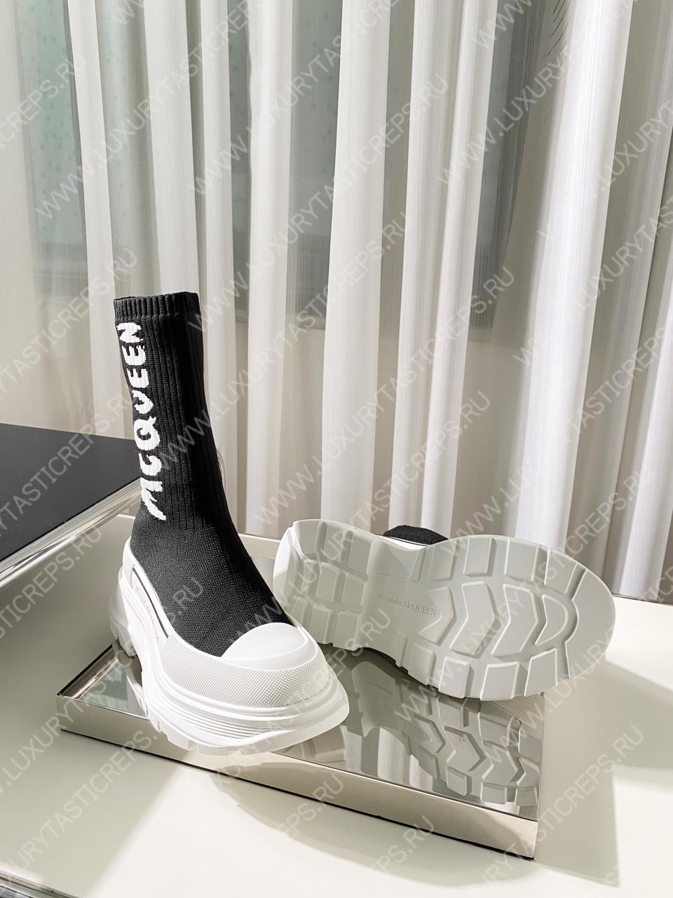 ALEXANDER MCQUEEN GRAFFITI KNIT TREAD SLICK BOOT BLACK AMD WHITE 705671W4TV19787