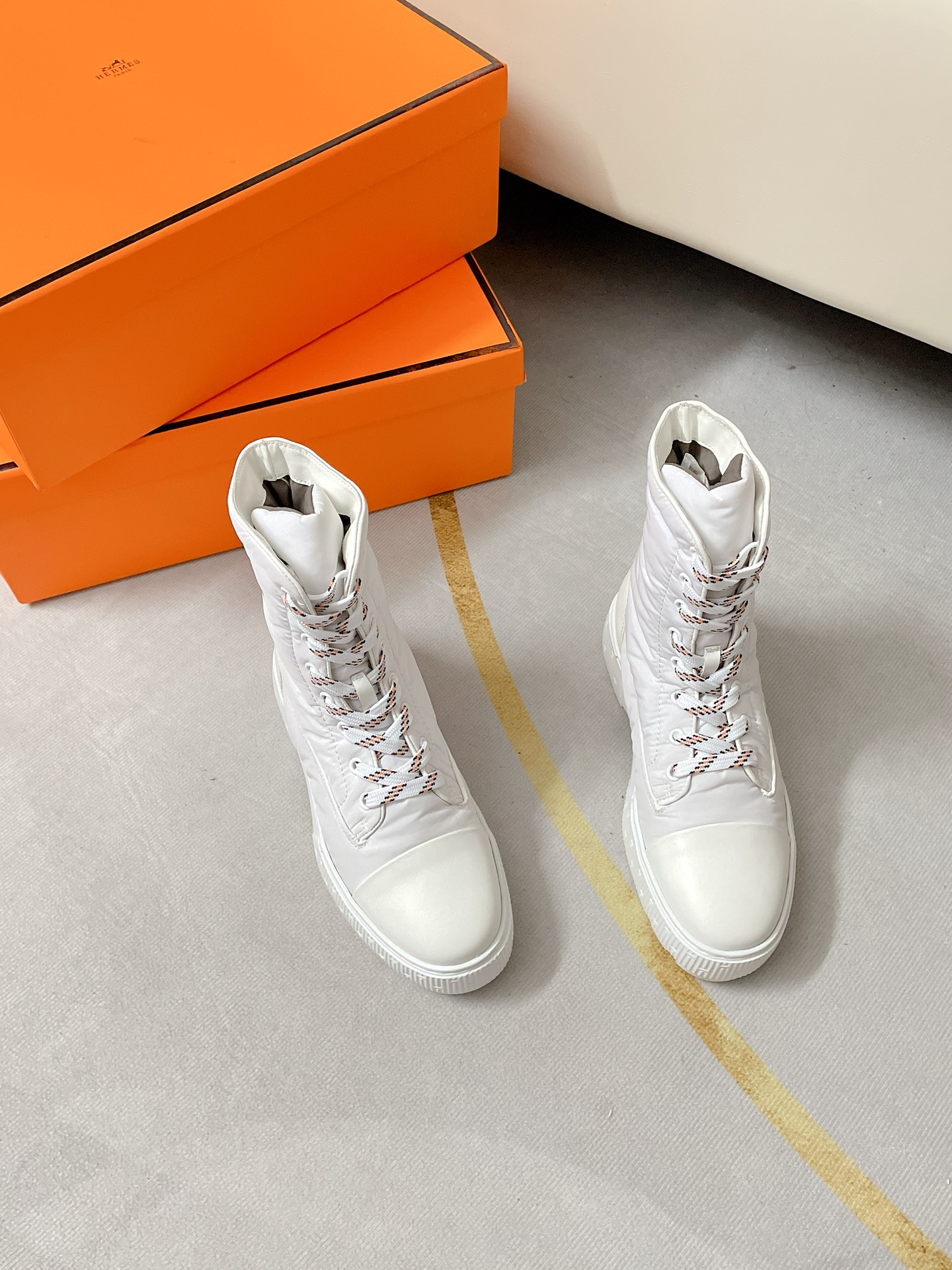 H**mes fresh ankle boot white h222052z