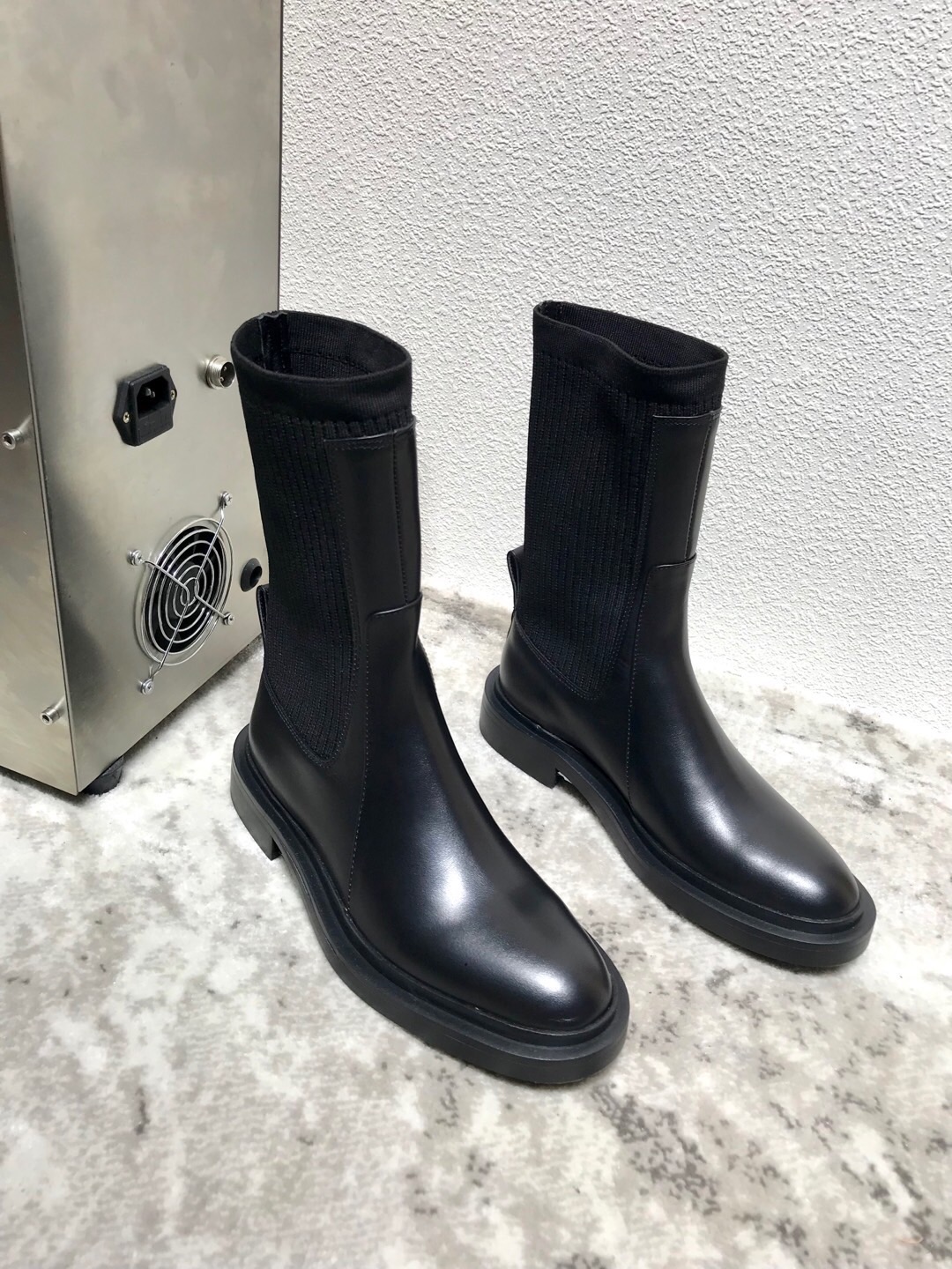 JIL SANDER CHELSEA BOOTS BLACK J16WU0001