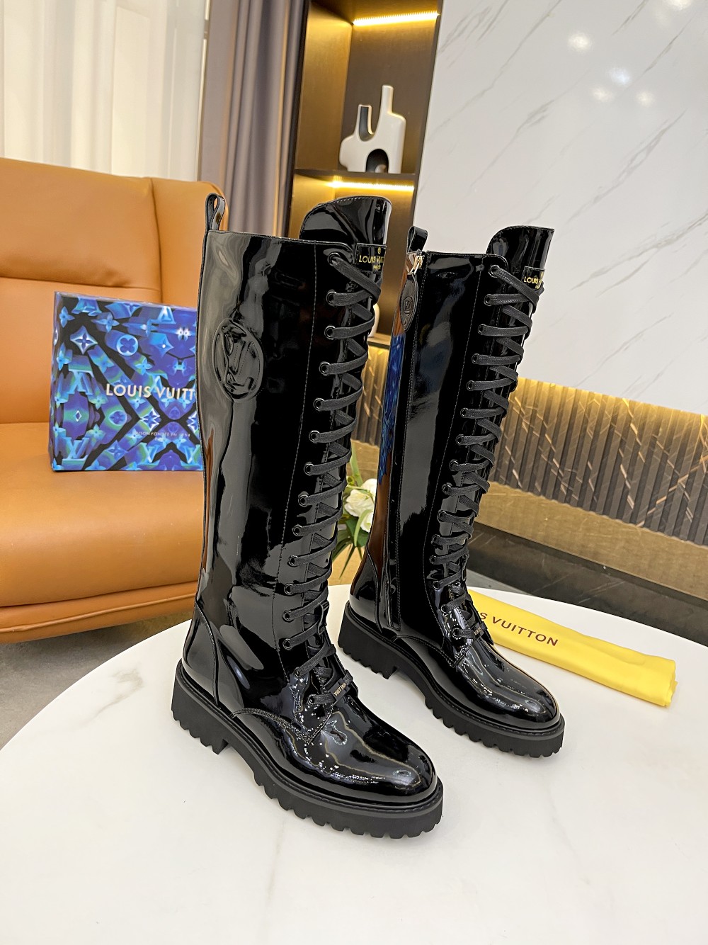 l**is V*t*n territory flat high ranger black 1aac6t