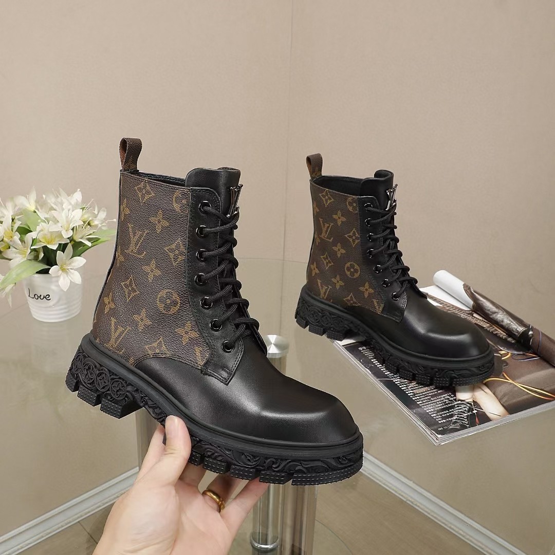 l**is V*t*n ranger ankle boot black & brown 1aantp
