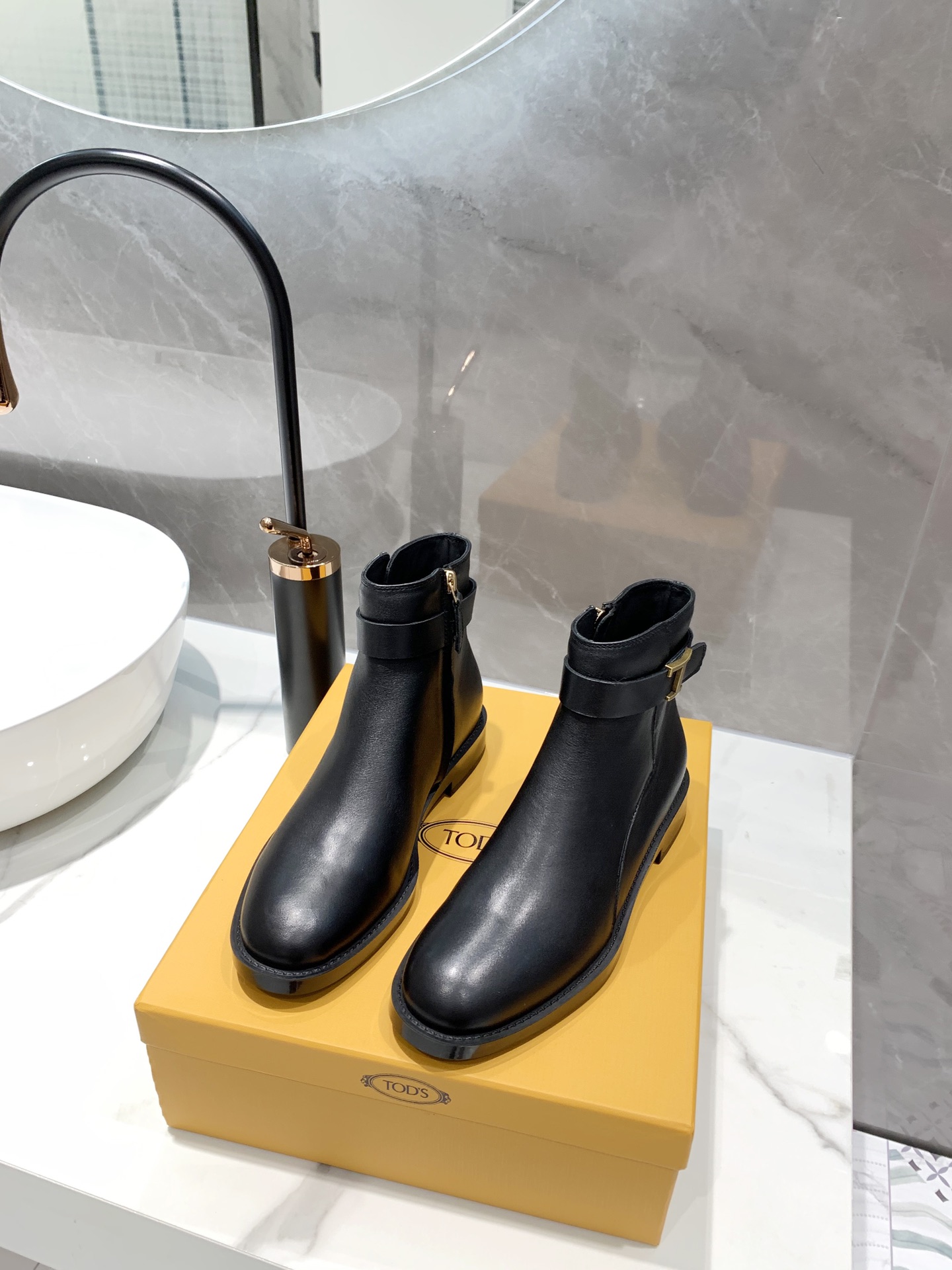 TOD’S ANKLE BOOTS BLACK XXW60C0DD50GOCB999