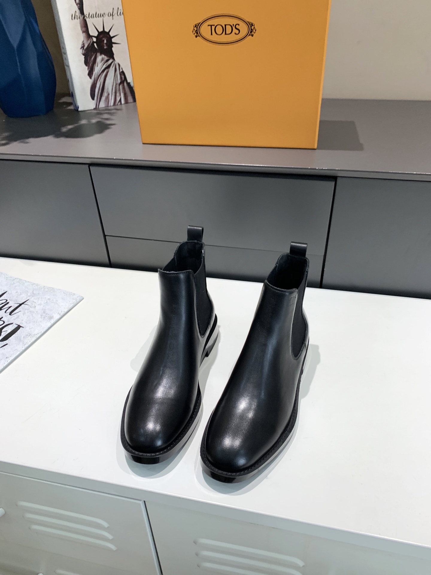 TOD’S ANKLE BOOTS IN LEATHER BLACK XXM62C00P20OLWB999