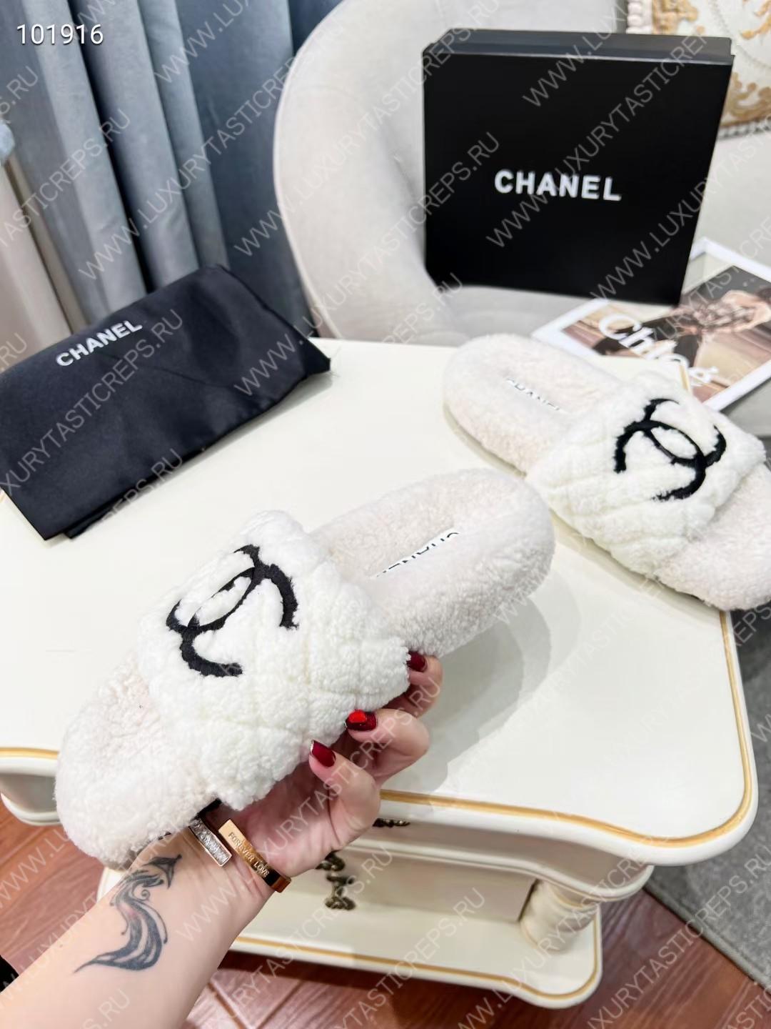 Ch*el wool mules white/black g39059