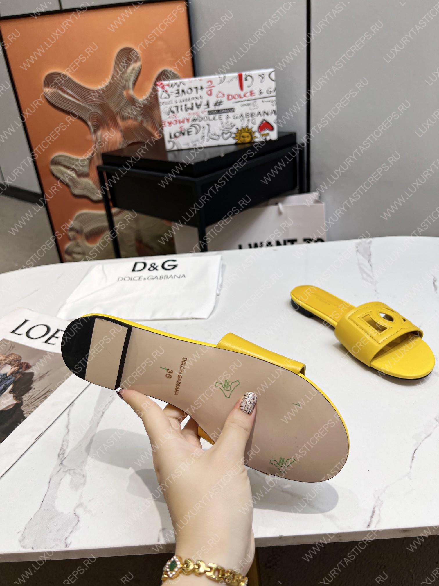 DOLCE & GABBANA CALFSKIN SLIDERS WITH DG LOGO YELLOW CQ0436AY