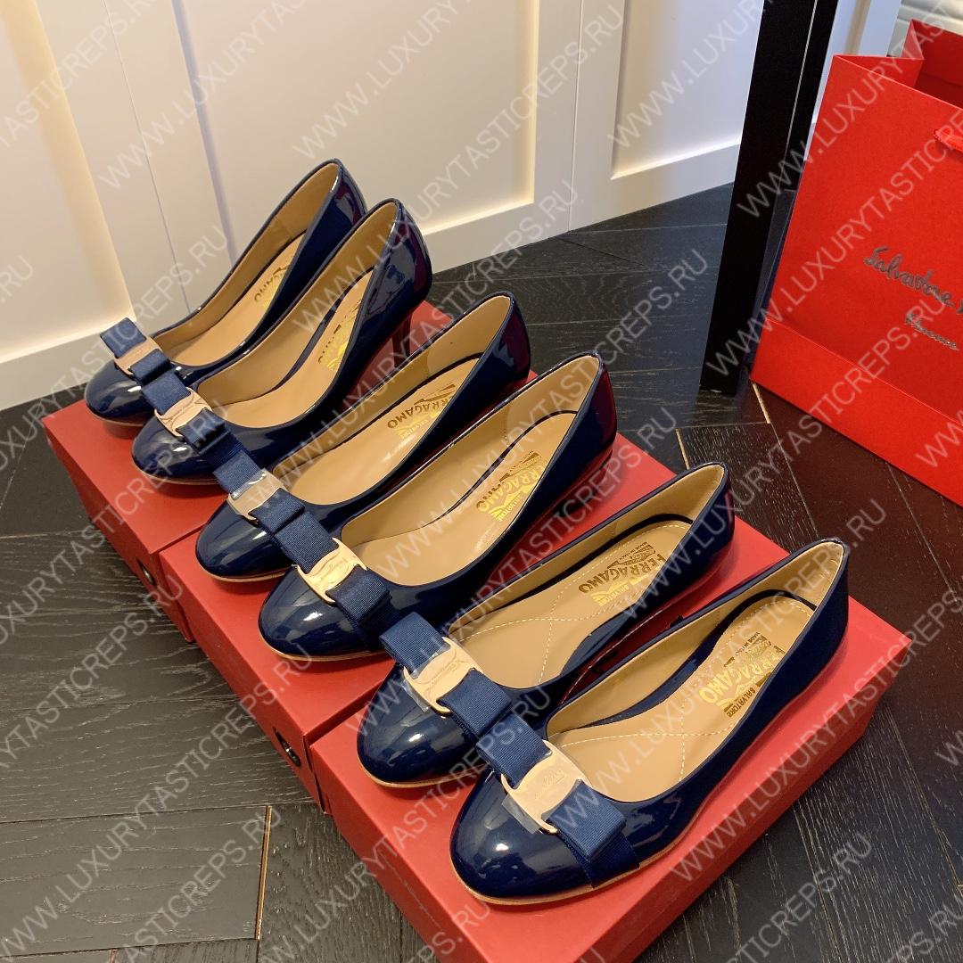 FERRAGAMO VERA BOW PUMP SHOE BLUE 01B221
