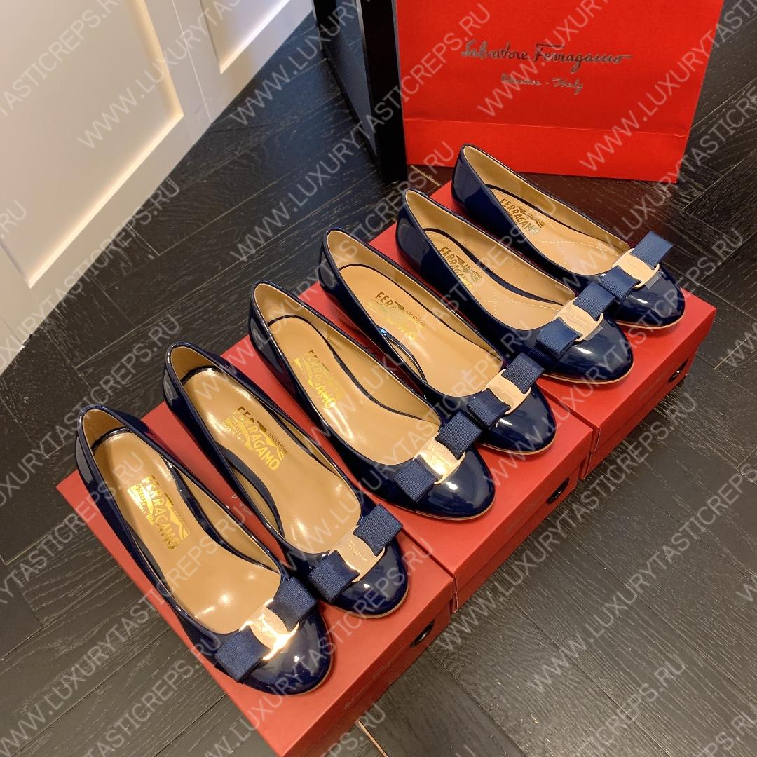 FERRAGAMO VERA BOW PUMP SHOE BLUE 01B221