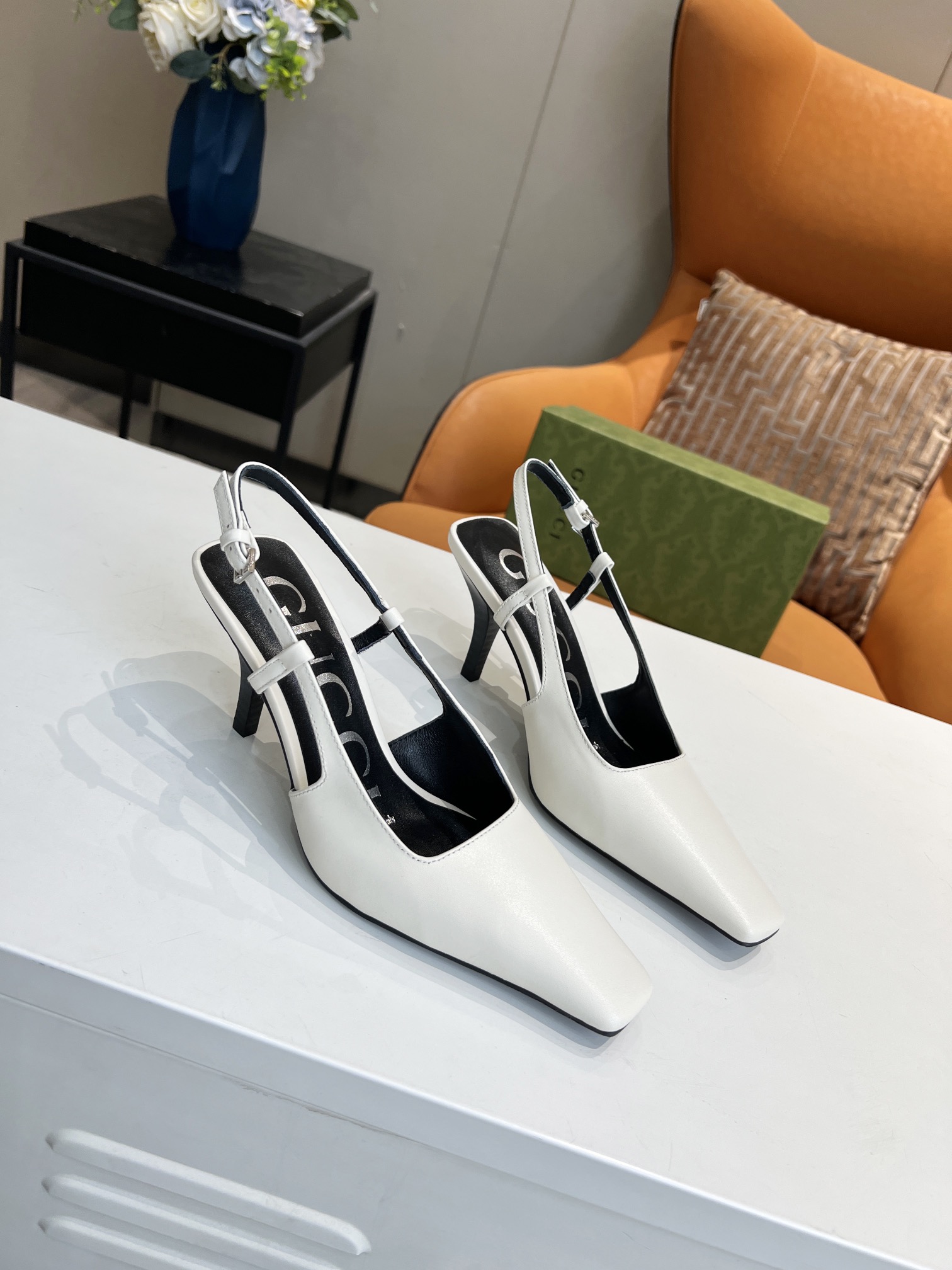 G*u*i slingback pump white 674666