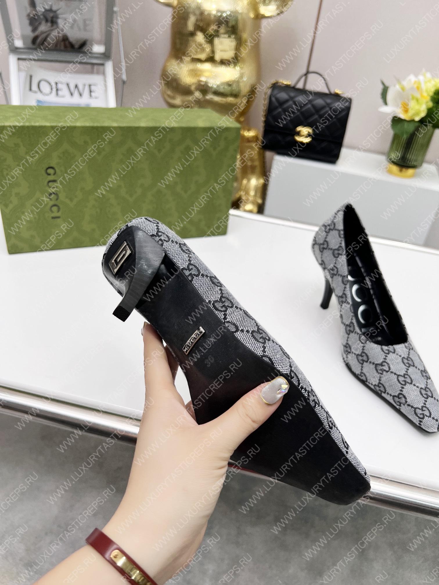G*u*i women high heel pump grey/black 723430