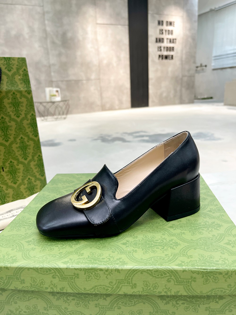 G*u*i blondie pump black 700053