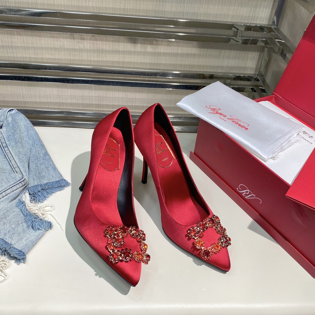 ROGER VIVER FLOWER STRASS BUCKLE PUMPS RED RVW4141