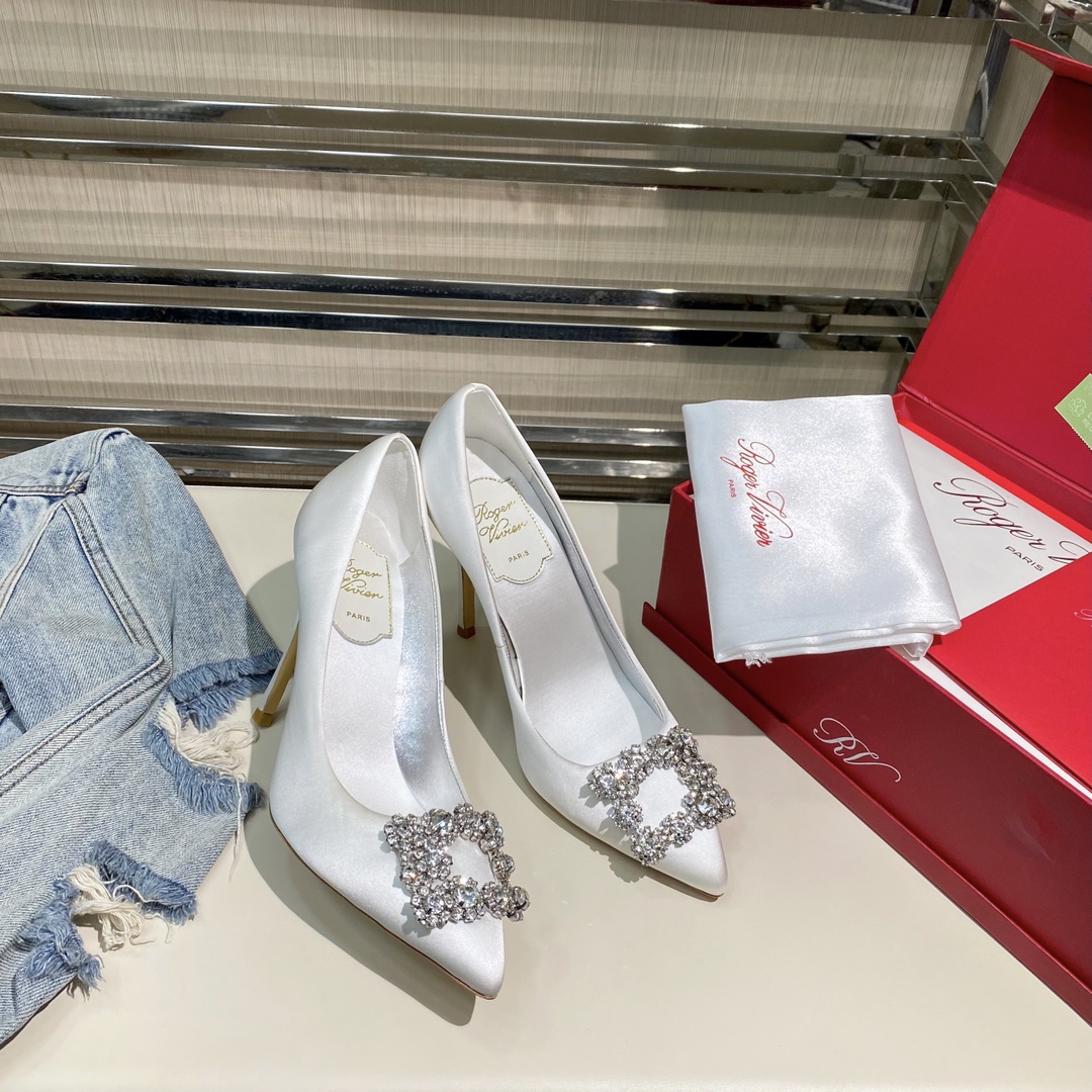 ROGER VIVER FLOWER STRASS BUCKLE PUMPS SILVER RVW4141