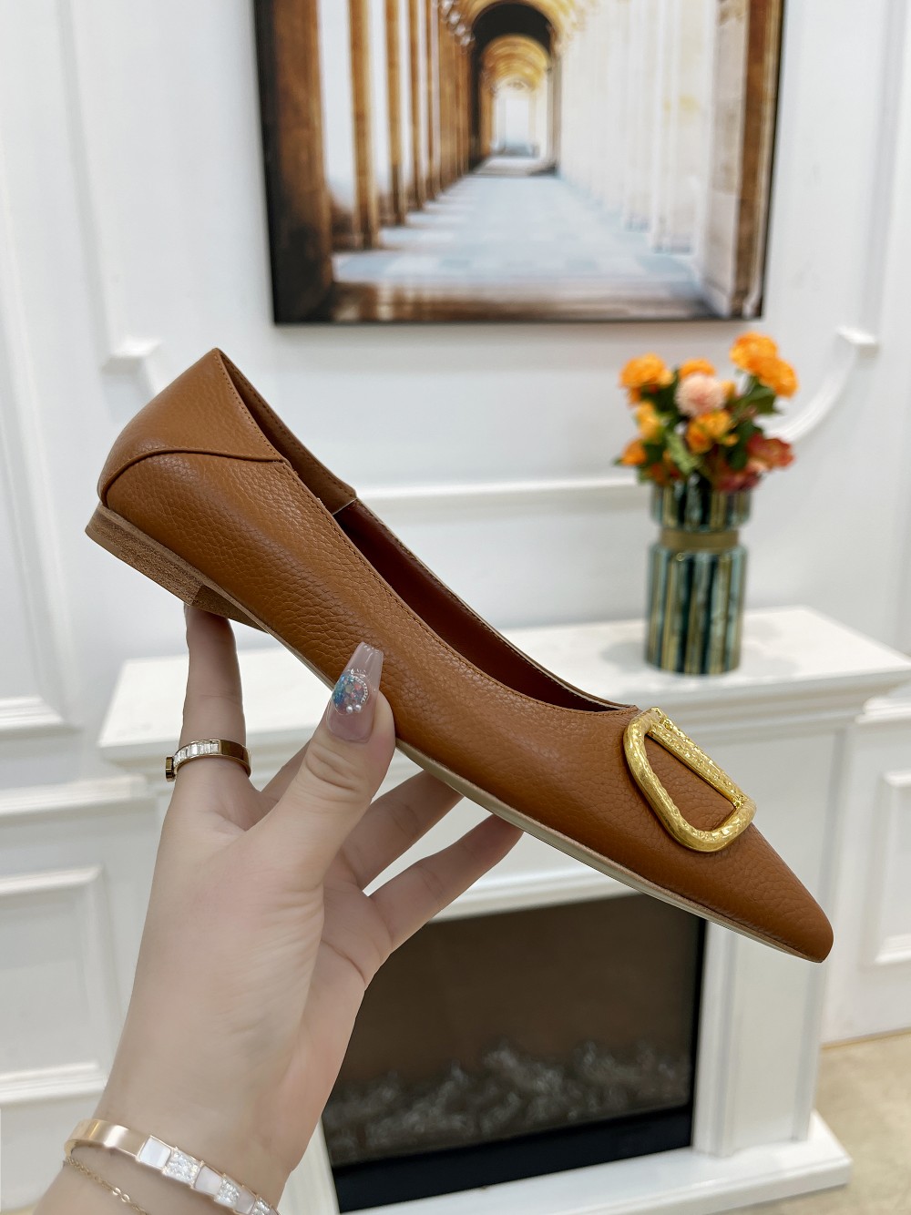 VALENTINO V BUCKLE PUMPS BROWN SW2S0Q63DSH0NO