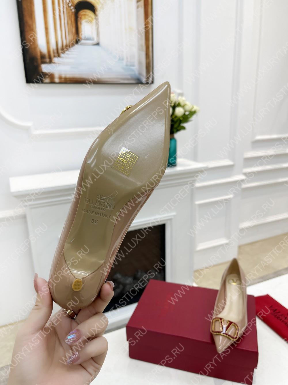 VALENTINO V BUCKLE PUMPS BEIGE 1W2S0FH8LAFGF9