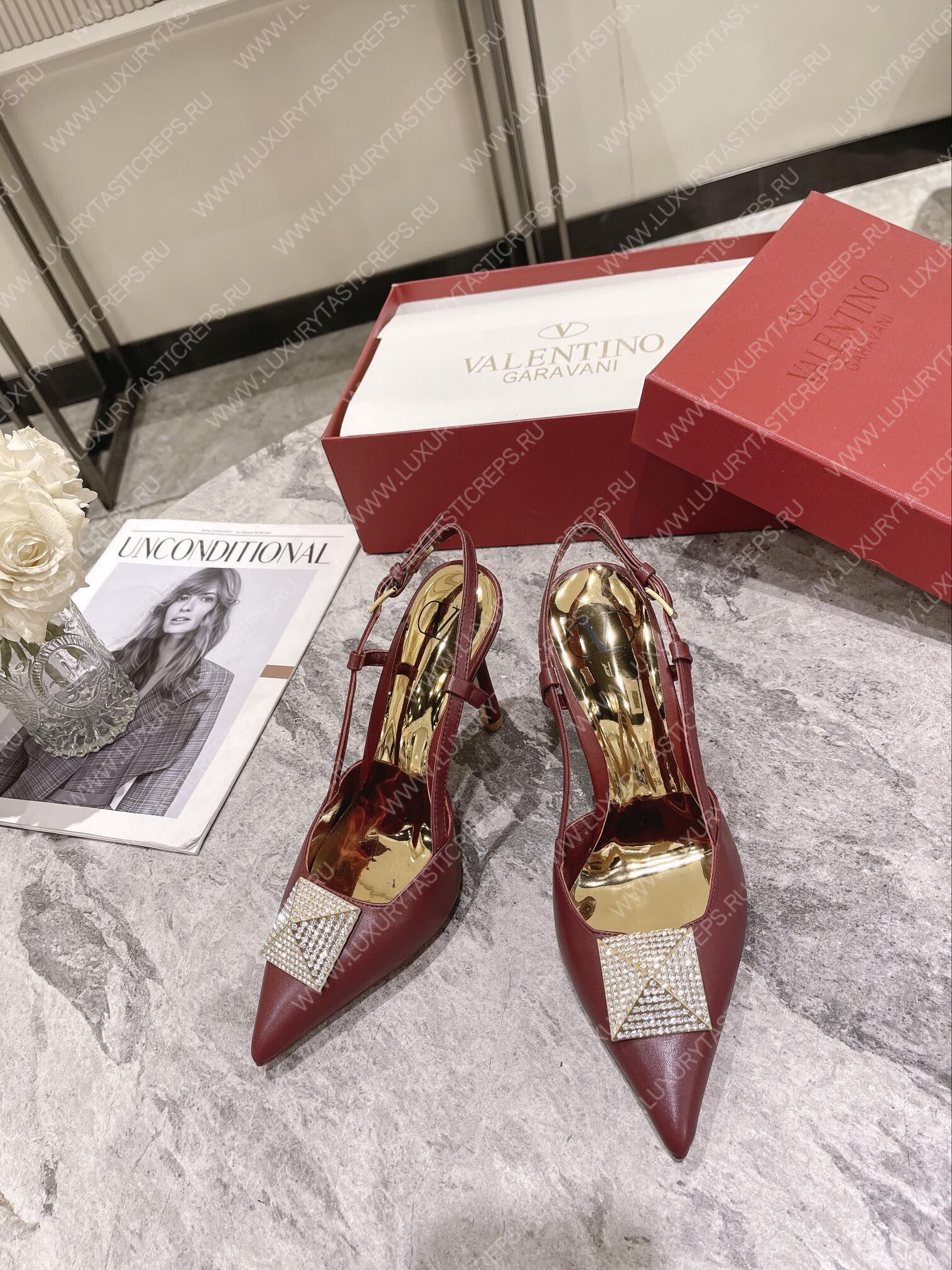 VALENTINO ONE STUD PUMP WITH CRYSTALS CHERRY WS0R01TMK