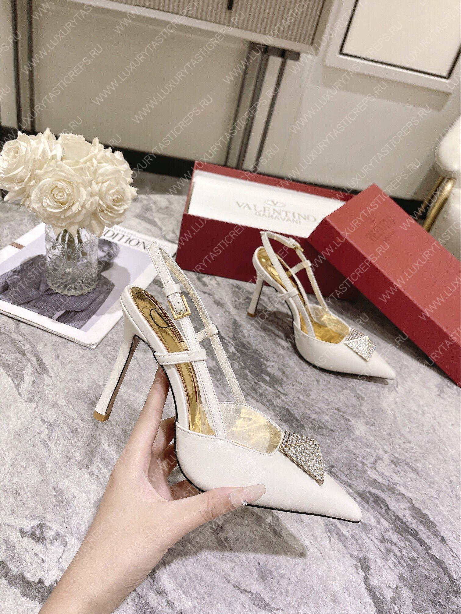 VALENTINO ONE STUD PUMP WITH CRYSTALS WHITE WS0R01TMK