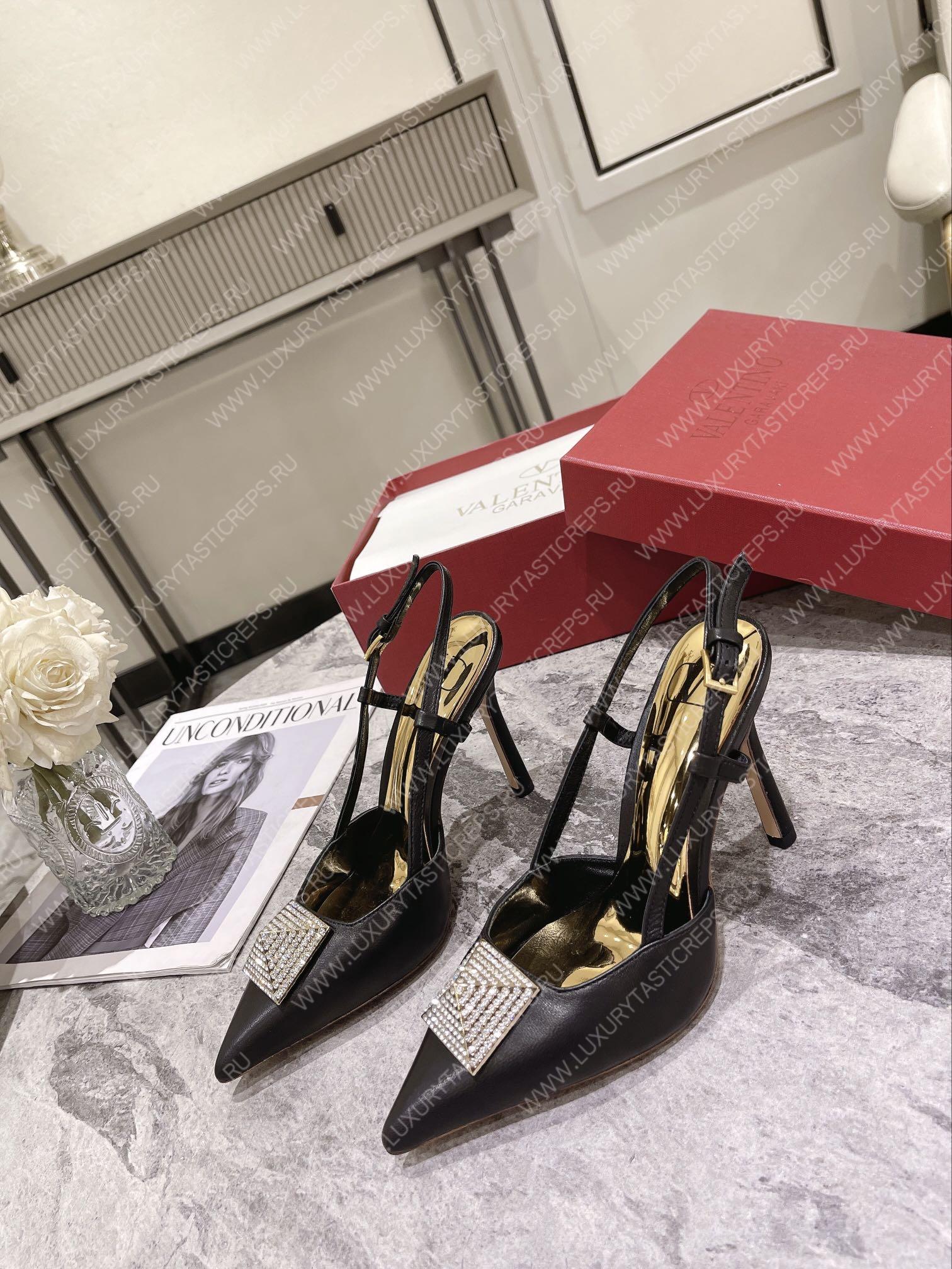 VALENTINO ONE STUD PUMP WITH CRYSTALS BLACK WS0R01TMK
