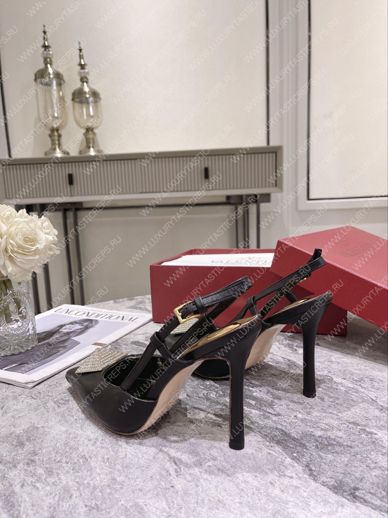 VALENTINO ONE STUD PUMP WITH CRYSTALS BLACK WS0R01TMK