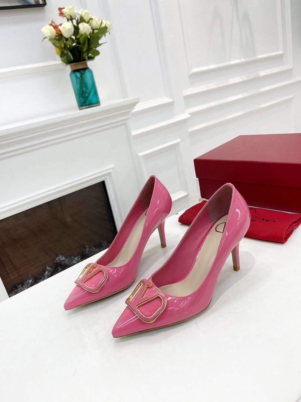 VALENTINO V BUCKLE PUMPS PINK 1W2S0FH8LAFGF9