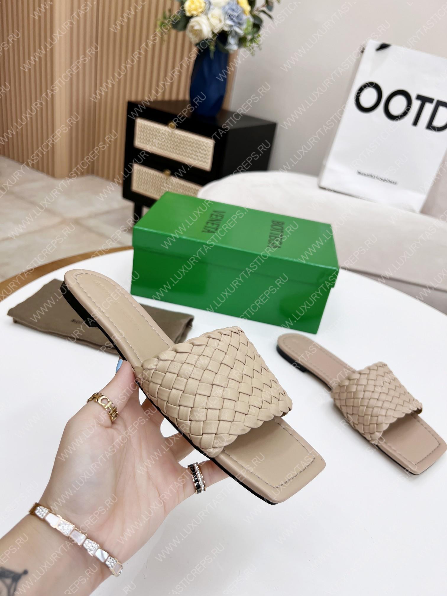 bo*te*ga Ve*ne*ta dot wave flat sandals nude 708880v