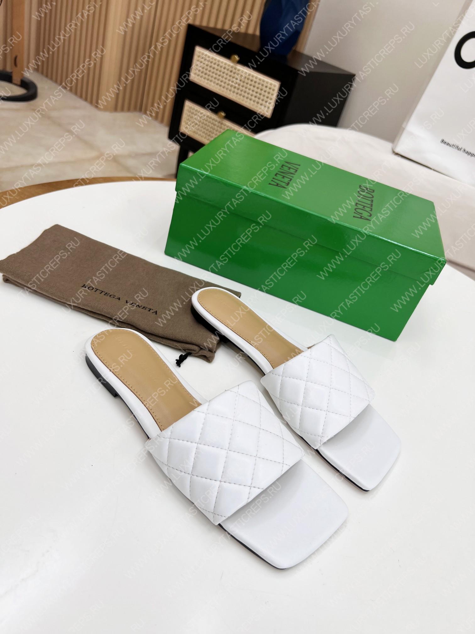 bo*te*ga Ve*ne*ta padded flat sandals white 627710v