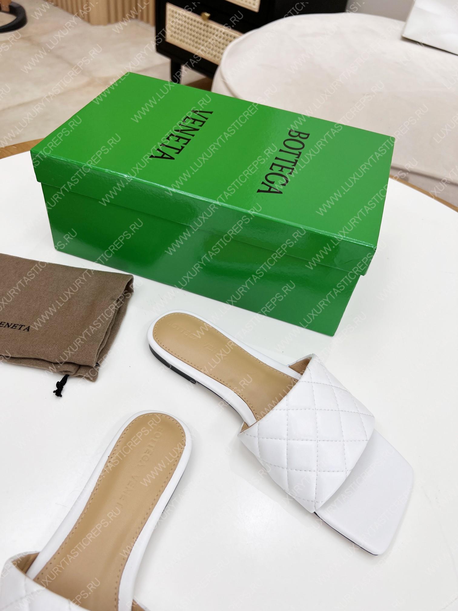 bo*te*ga Ve*ne*ta padded flat sandals white 627710v