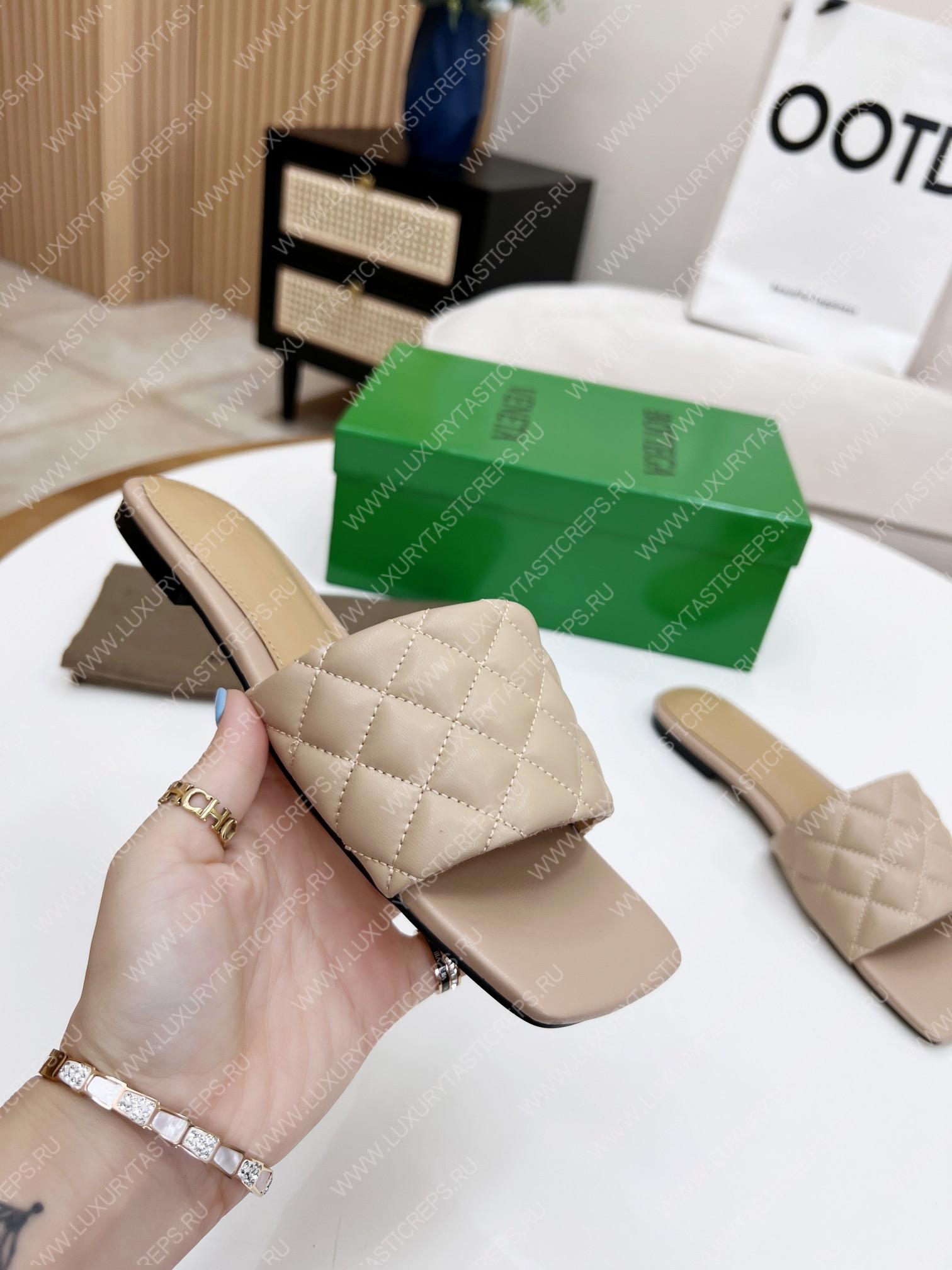 bo*te*ga Ve*ne*ta padded flat sandals nude 627710v