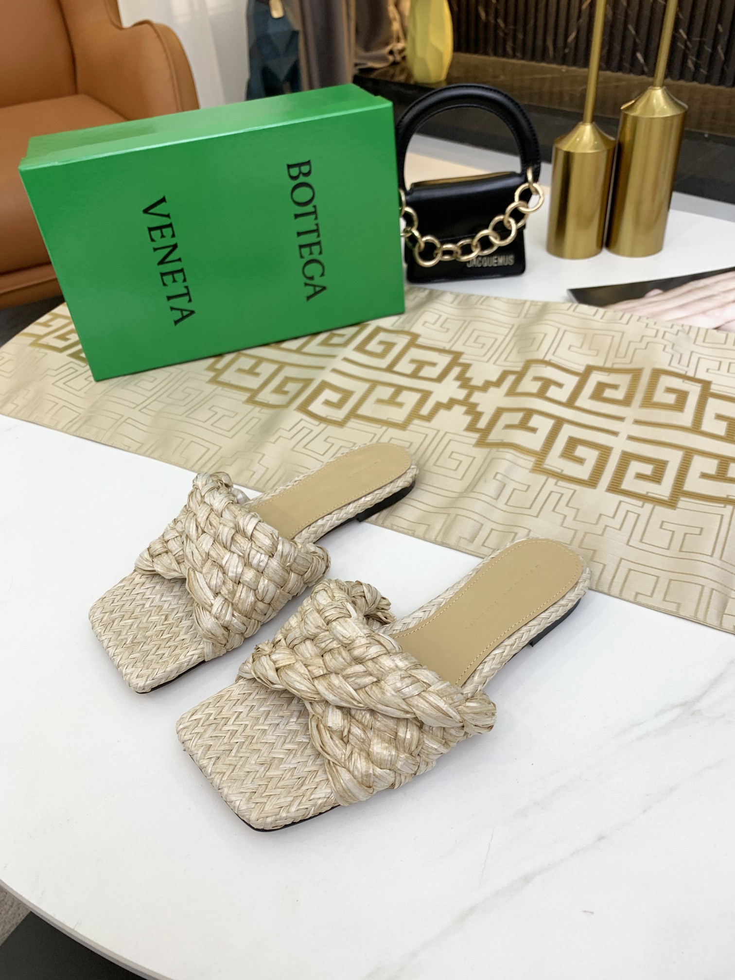 bo*te*ga Ve*ne*ta dot wave sandal beige 708880v